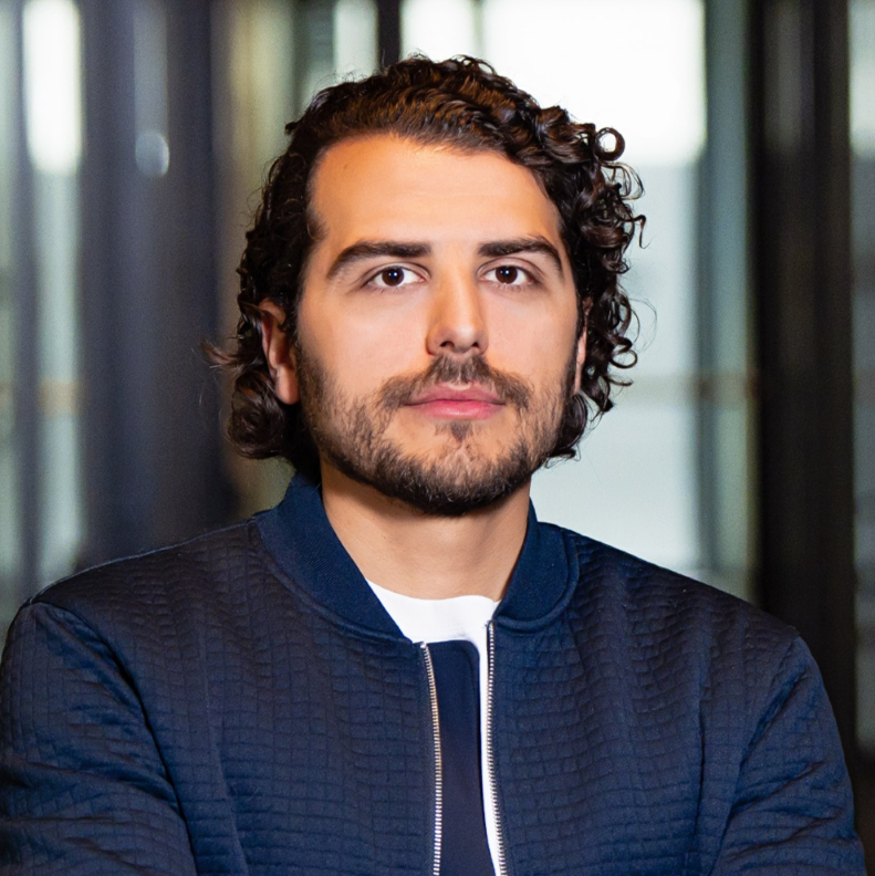 Hadi Manesh