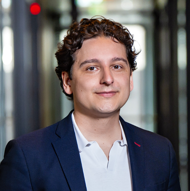 Dr. Mahdi Manesh